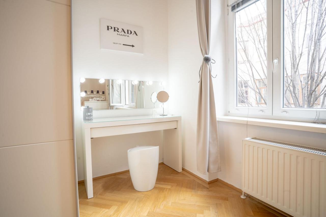 Cozy Modern Nest In The Heart Of Vienna With Netflix Lägenhet Exteriör bild